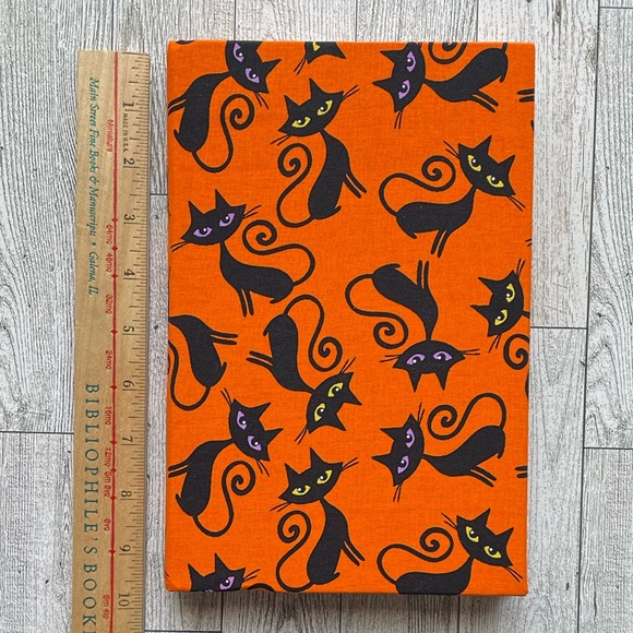 New Halloween Linen Wrapped Decorative Book Black Cats Hand-Wrapped Spooky Decor - Picture 3 of 7